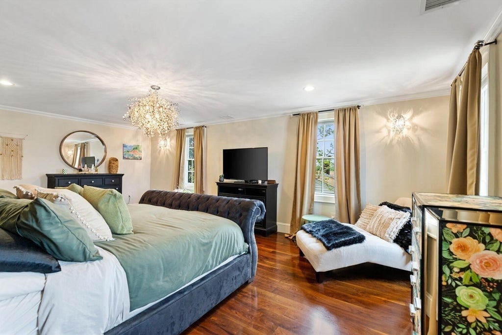 Revere, Massachusetts, 02151, United States, 5 Bedrooms Bedrooms, ,4 BathroomsBathrooms,Residential,Active,1927654