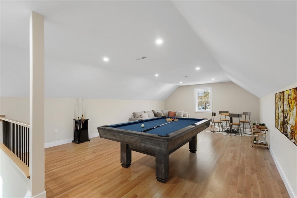 Wakefield, Massachusetts, 01880, United States, 4 Bedrooms Bedrooms, ,4 BathroomsBathrooms,Residential,Active,2010201