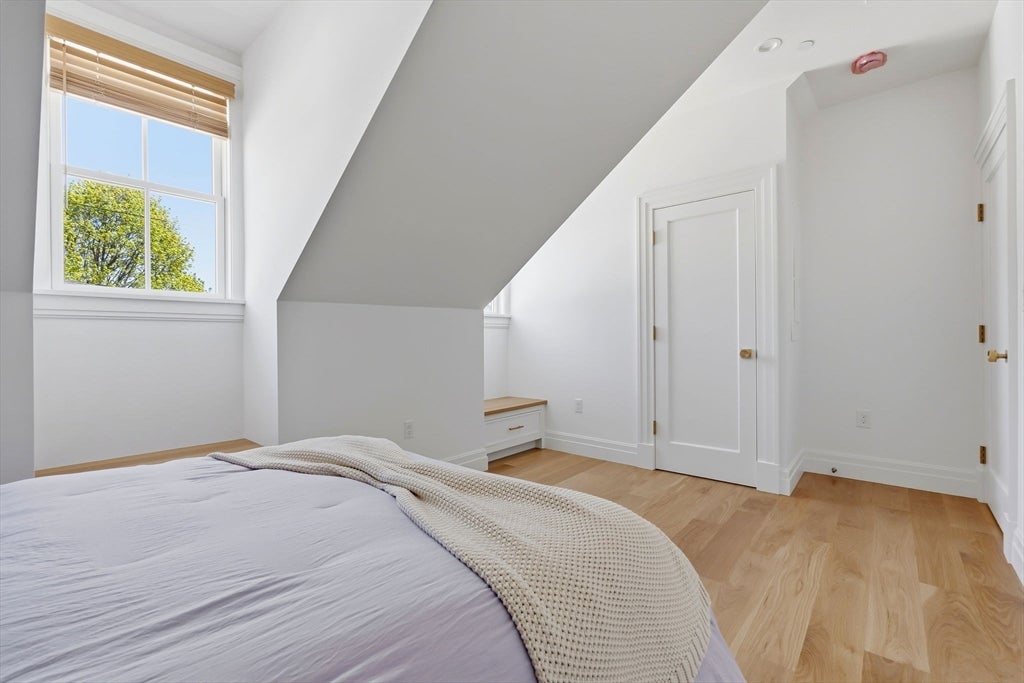 Newburyport, Massachusetts, 01950, United States, 3 Bedrooms Bedrooms, ,3 BathroomsBathrooms,Residential,Active,2045757