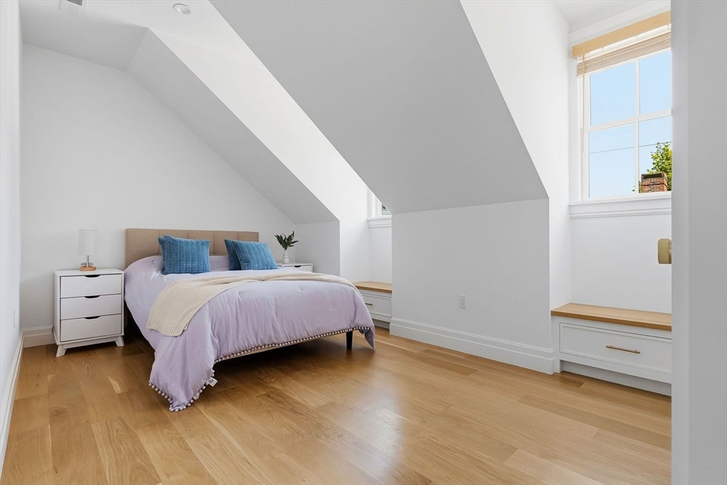 Newburyport, Massachusetts, 01950, United States, 3 Bedrooms Bedrooms, ,3 BathroomsBathrooms,Residential,Active,2045757