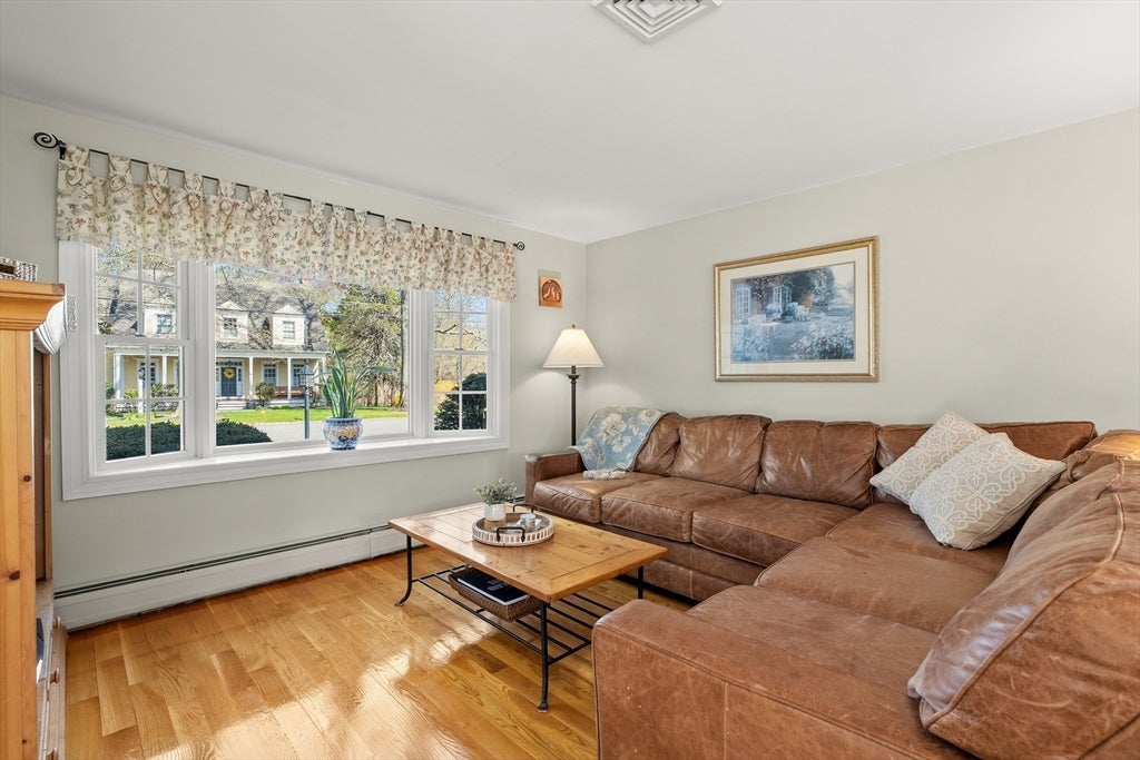Winchester, Massachusetts, 01890, United States, 4 Bedrooms Bedrooms, ,3 BathroomsBathrooms,Residential,Active,2043140