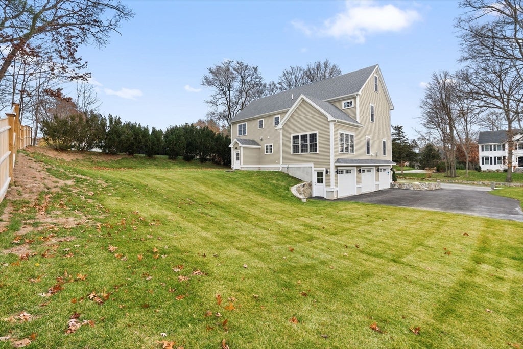 Andover, Massachusetts, 01810, United States, 4 Bedrooms Bedrooms, ,3 BathroomsBathrooms,Residential,Active,1990653