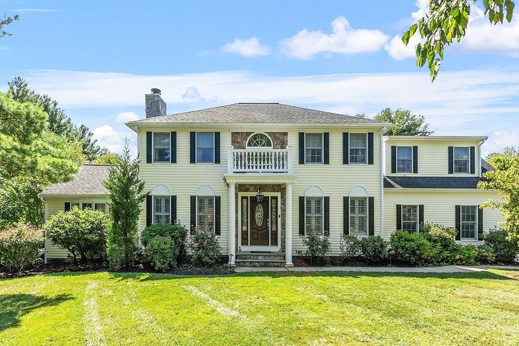 Middleton, Massachusetts, 01949, United States, 4 Bedrooms Bedrooms, ,4 BathroomsBathrooms,Residential,Active,1941131