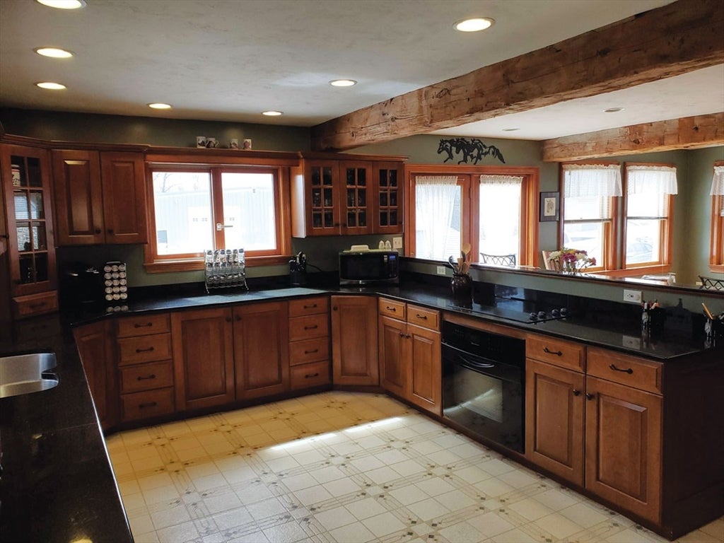 Westborough, Massachusetts, 01581, United States, 6 Bedrooms Bedrooms, ,3 BathroomsBathrooms,Residential,Active,1992250