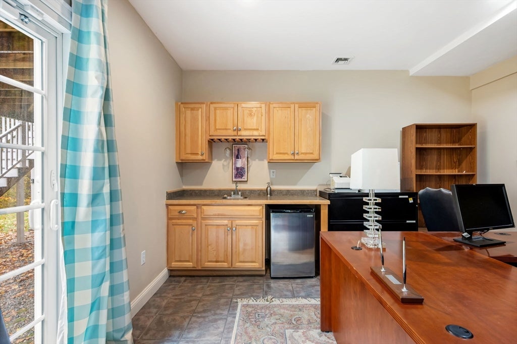 Norwell, Massachusetts, 02061, United States, 4 Bedrooms Bedrooms, ,4 BathroomsBathrooms,Residential,Active,1986892