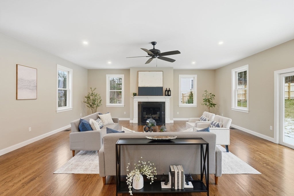 Andover, Massachusetts, 01810, United States, 4 Bedrooms Bedrooms, ,5 BathroomsBathrooms,Residential,Active,2002339