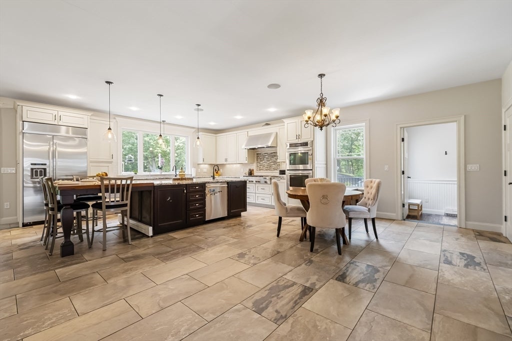 Woburn, Massachusetts, 01801, United States, 5 Bedrooms Bedrooms, ,5 BathroomsBathrooms,Residential,Active,1922298