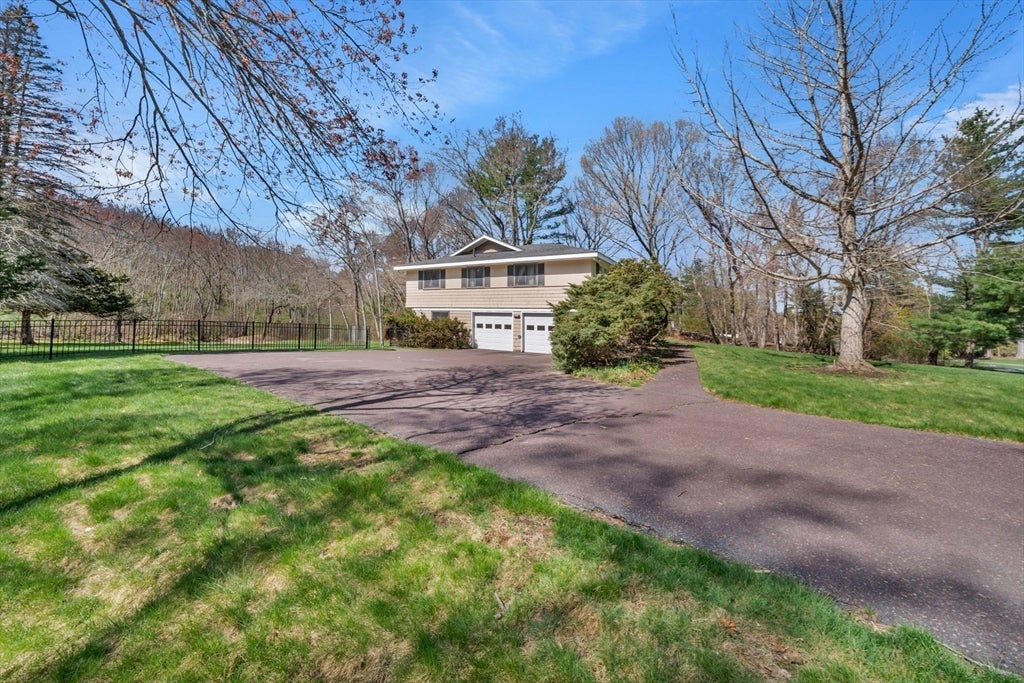 Weston, Massachusetts, 02493, United States, 5 Bedrooms Bedrooms, ,3 BathroomsBathrooms,Residential,Active,2044181