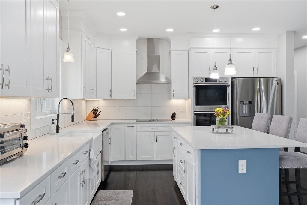 Lynn, Massachusetts, 01904, United States, 5 Bedrooms Bedrooms, ,3 BathroomsBathrooms,Residential,Active,2043805