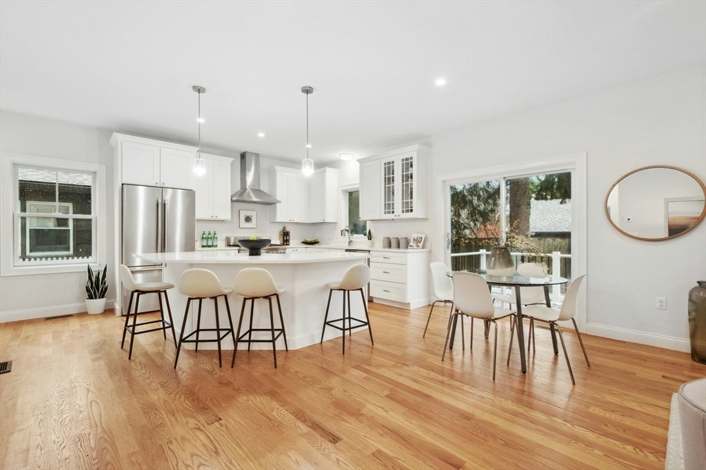 Cambridge, Massachusetts, 02138, United States, 4 Bedrooms Bedrooms, ,4 BathroomsBathrooms,Residential,Active,1905089