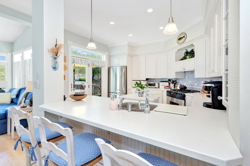 Gloucester, Massachusetts, 01930, United States, 4 Bedrooms Bedrooms, ,3 BathroomsBathrooms,Residential,Active,1929470