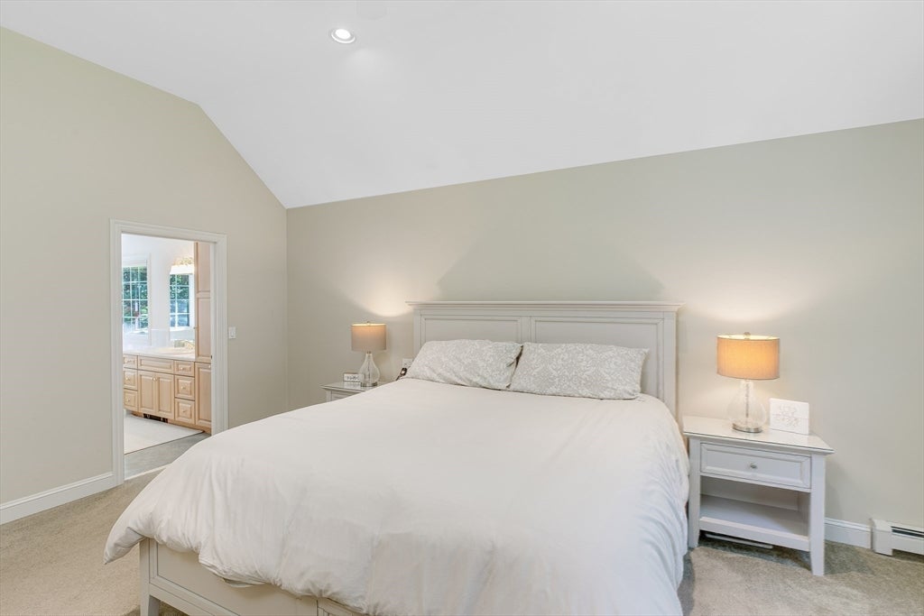 Ipswich, Massachusetts, 01938, United States, 4 Bedrooms Bedrooms, ,3 BathroomsBathrooms,Residential,Active,1922346