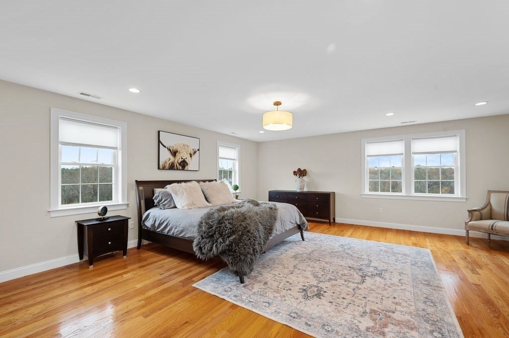 West Newbury, Massachusetts, 01985, United States, 4 Bedrooms Bedrooms, ,4 BathroomsBathrooms,Residential,Active,1986888