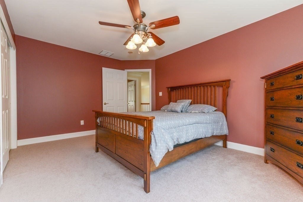Bellingham, Massachusetts, 02019, United States, 4 Bedrooms Bedrooms, ,4 BathroomsBathrooms,Residential,Active,2045545