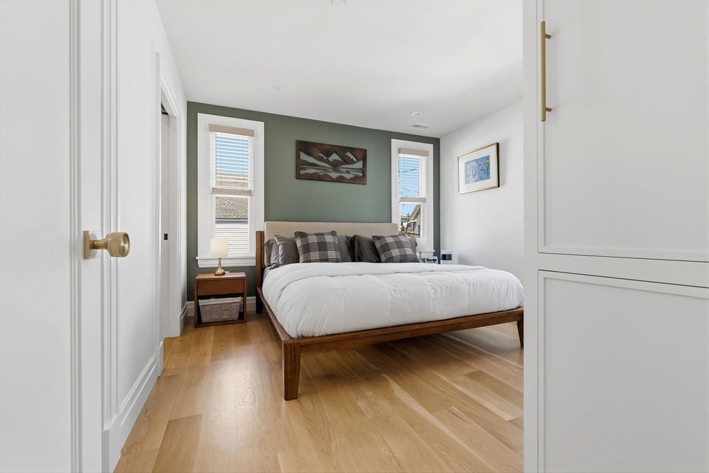Newburyport, Massachusetts, 01950, United States, 3 Bedrooms Bedrooms, ,3 BathroomsBathrooms,Residential,Active,2045757