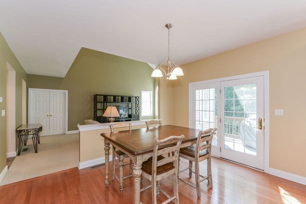 Bellingham, Massachusetts, 02019, United States, 4 Bedrooms Bedrooms, ,4 BathroomsBathrooms,Residential,Active,2045545