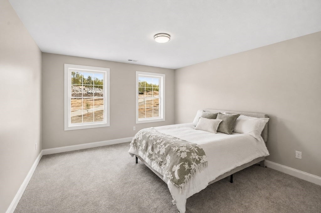 Derry, New Hampshire, 03038, United States, 4 Bedrooms Bedrooms, ,3 BathroomsBathrooms,Residential,Active,1993933