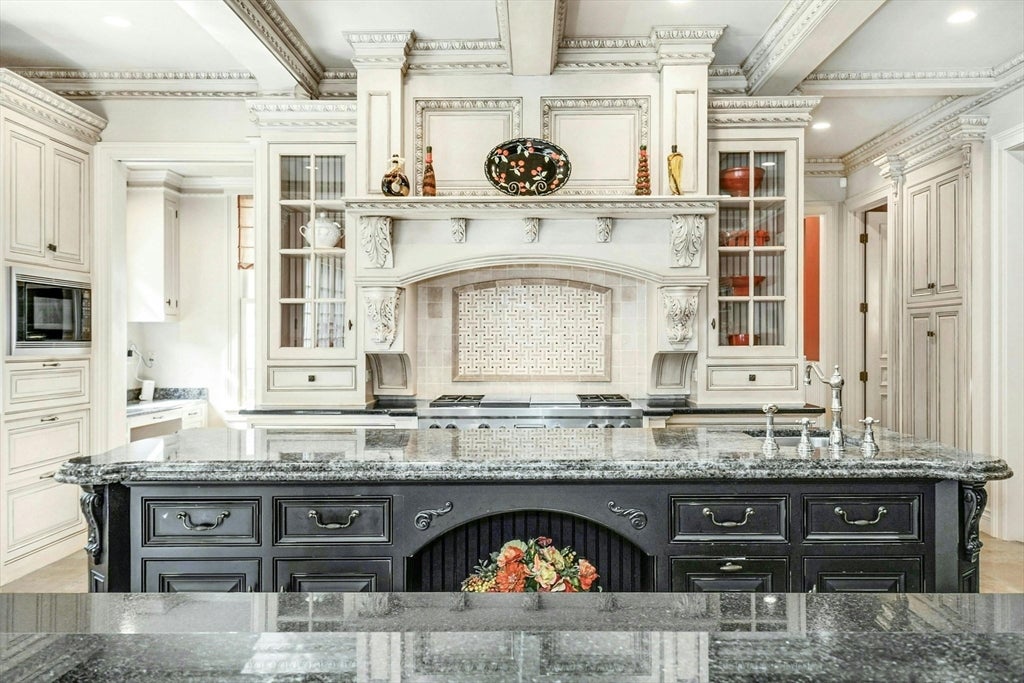 Hopkinton, Massachusetts, 01748, United States, 5 Bedrooms Bedrooms, ,8 BathroomsBathrooms,Residential,Active,1953005