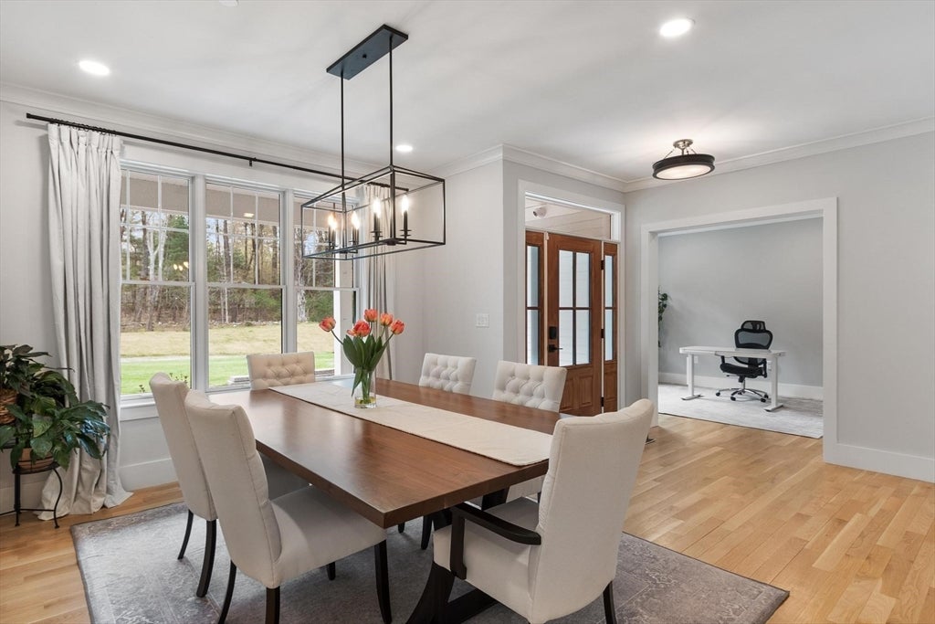 Hopkinton, Massachusetts, 01748, United States, 4 Bedrooms Bedrooms, ,6 BathroomsBathrooms,Residential,Active,2044538