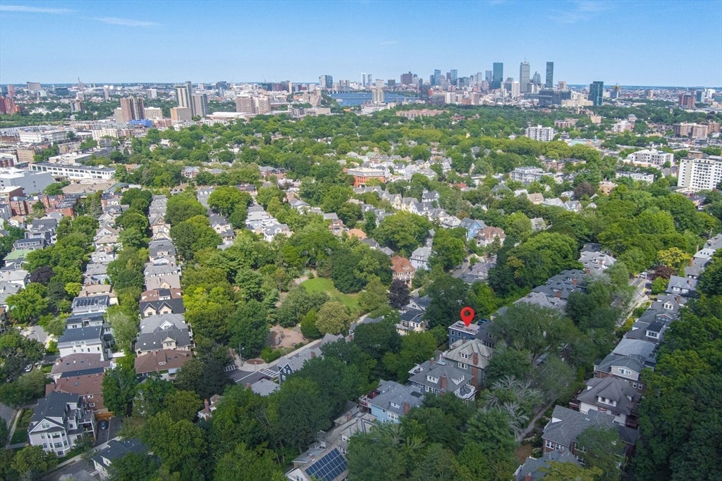 Brookline, Massachusetts, 02446, United States, 4 Bedrooms Bedrooms, ,4 BathroomsBathrooms,Residential,Active,1806604