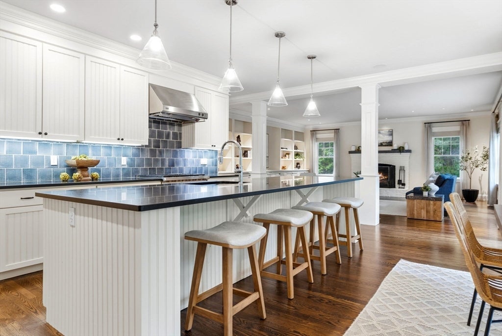Concord, Massachusetts, 01742, United States, 6 Bedrooms Bedrooms, ,7 BathroomsBathrooms,Residential,Active,2044996