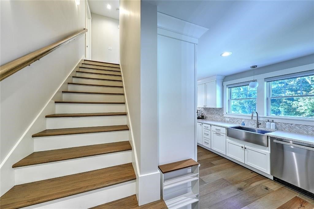 South Kingstown, Rhode Island, 02879, United States, 2 Bedrooms Bedrooms, ,3 BathroomsBathrooms,Residential,Active,2045783
