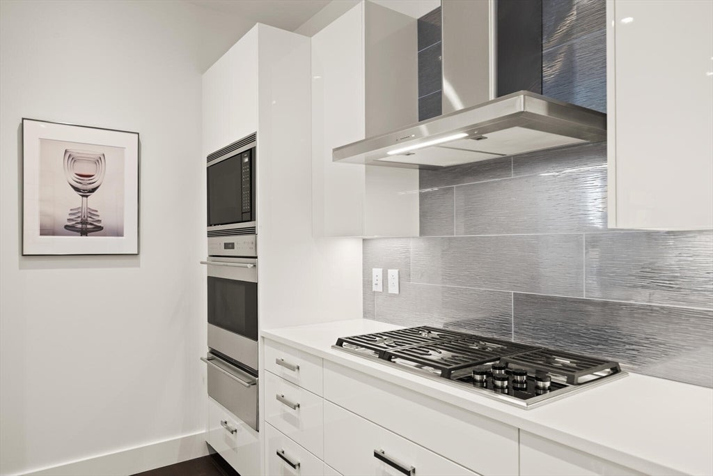 Boston, Massachusetts, 02210, United States, 2 Bedrooms Bedrooms, ,3 BathroomsBathrooms,Residential,Active,1993631