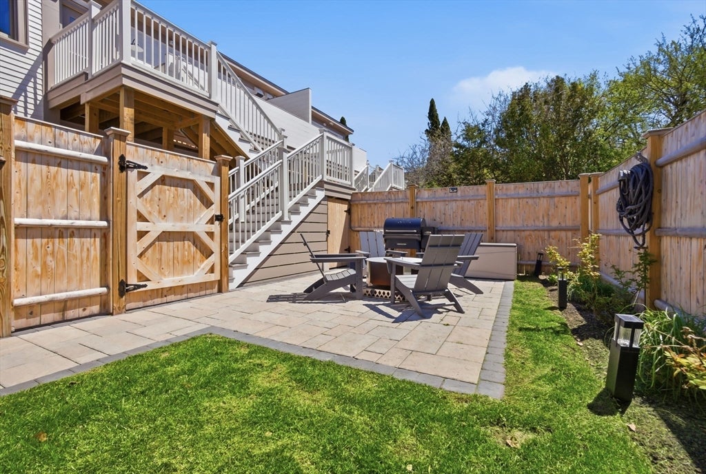 Newburyport, Massachusetts, 01950, United States, 3 Bedrooms Bedrooms, ,3 BathroomsBathrooms,Residential,Active,2045757