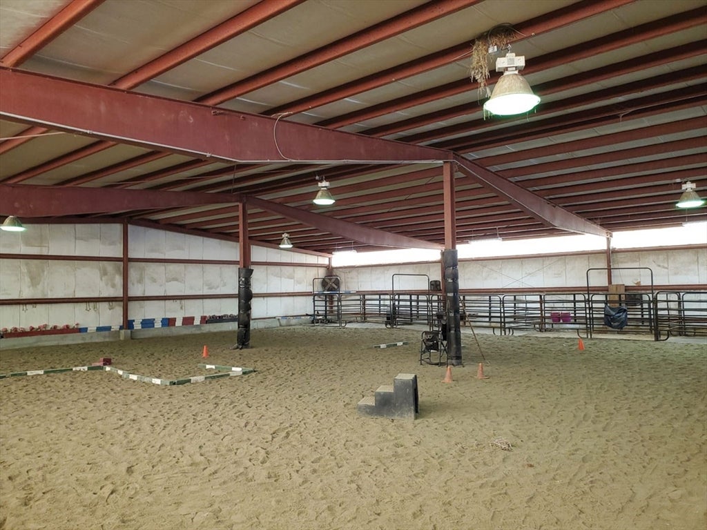 Westborough, Massachusetts, 01581, United States, 6 Bedrooms Bedrooms, ,3 BathroomsBathrooms,Residential,Active,1992250