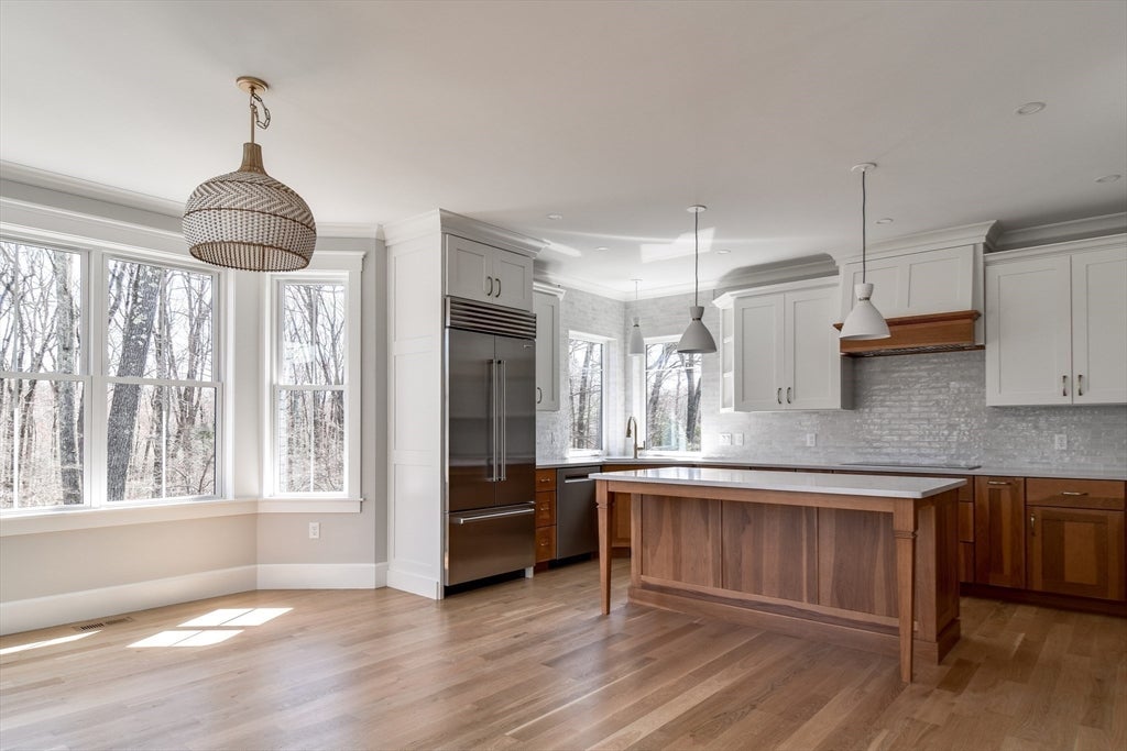 Hopkinton, Massachusetts, 01748, United States, 5 Bedrooms Bedrooms, ,6 BathroomsBathrooms,Residential,Active,1781577