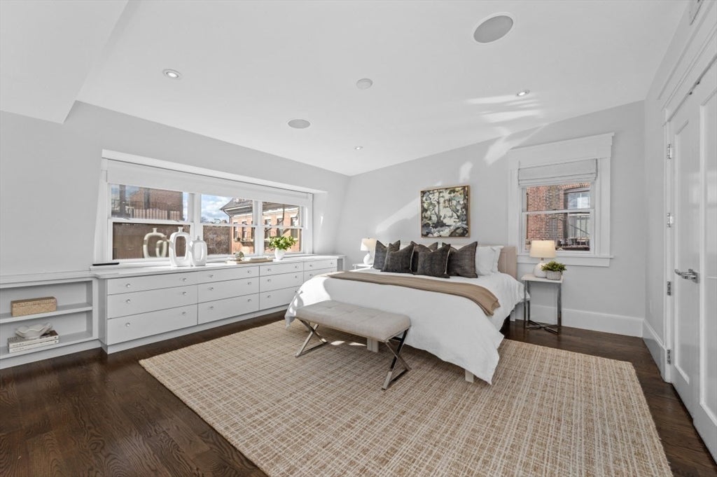 Boston, Massachusetts, 02118, United States, 3 Bedrooms Bedrooms, ,3 BathroomsBathrooms,Residential,Active,2010917