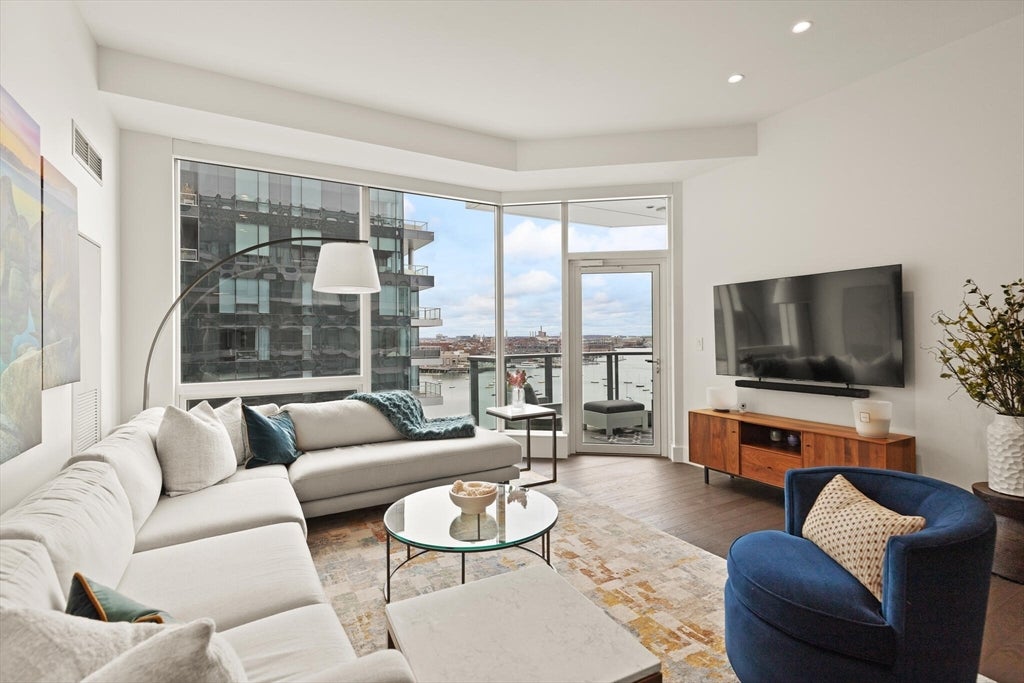 Boston, Massachusetts, 02210, United States, 2 Bedrooms Bedrooms, ,3 BathroomsBathrooms,Residential,Active,1993631