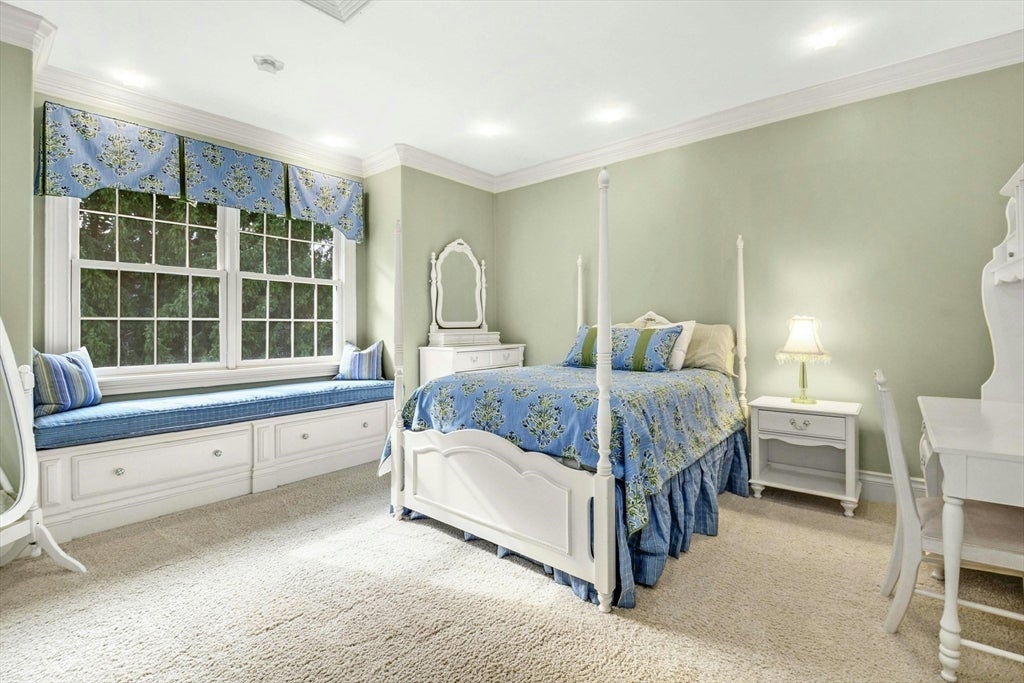 Hopkinton, Massachusetts, 01748, United States, 5 Bedrooms Bedrooms, ,8 BathroomsBathrooms,Residential,Active,1953005