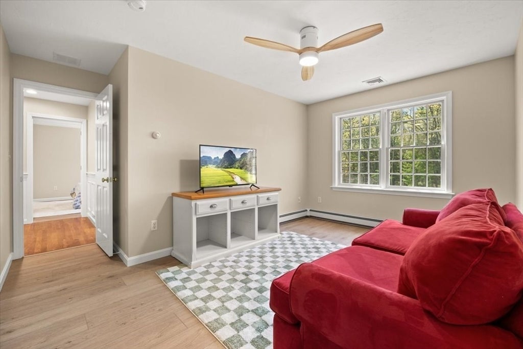 Bourne, Massachusetts, 02532, United States, 4 Bedrooms Bedrooms, ,4 BathroomsBathrooms,Residential,Active,2052070
