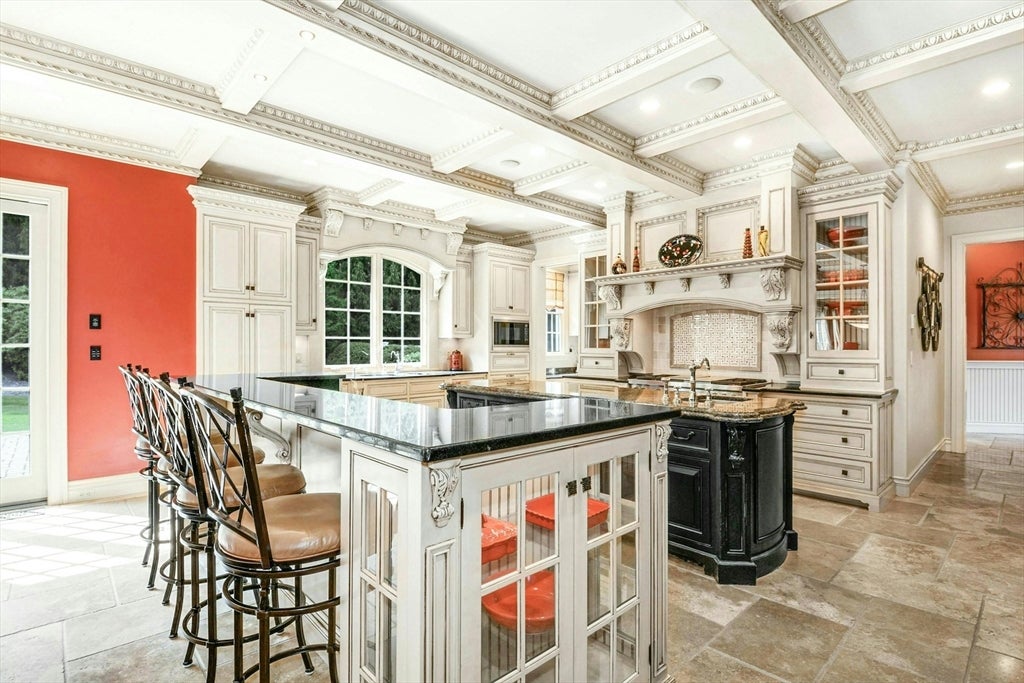 Hopkinton, Massachusetts, 01748, United States, 5 Bedrooms Bedrooms, ,8 BathroomsBathrooms,Residential,Active,1953005