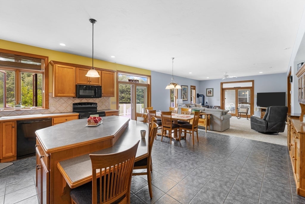 Middleboro, Massachusetts, 02346, United States, 4 Bedrooms Bedrooms, ,5 BathroomsBathrooms,Residential,Active,1858668