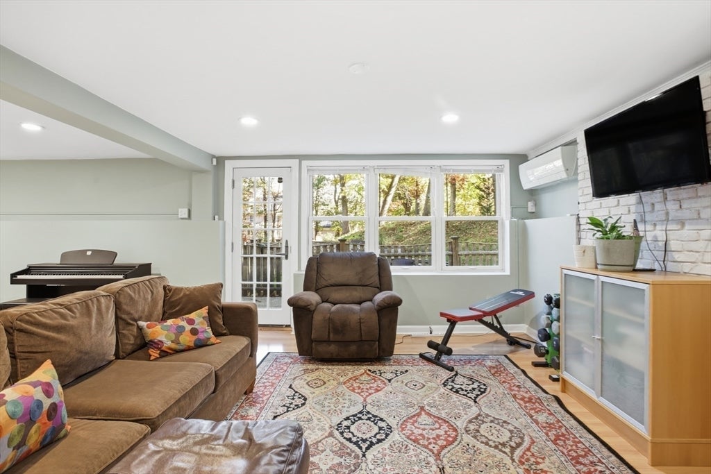 Lexington, Massachusetts, 02420, United States, 5 Bedrooms Bedrooms, ,4 BathroomsBathrooms,Residential,Active,1973324