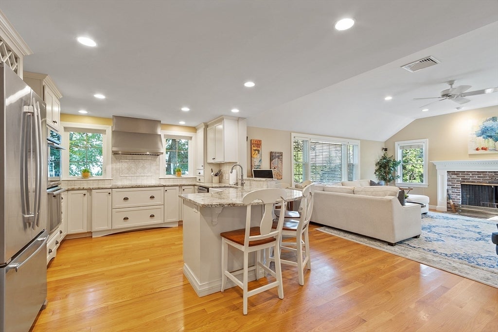 Westborough, Massachusetts, 01581, United States, 4 Bedrooms Bedrooms, ,3 BathroomsBathrooms,Residential,Active,1943801