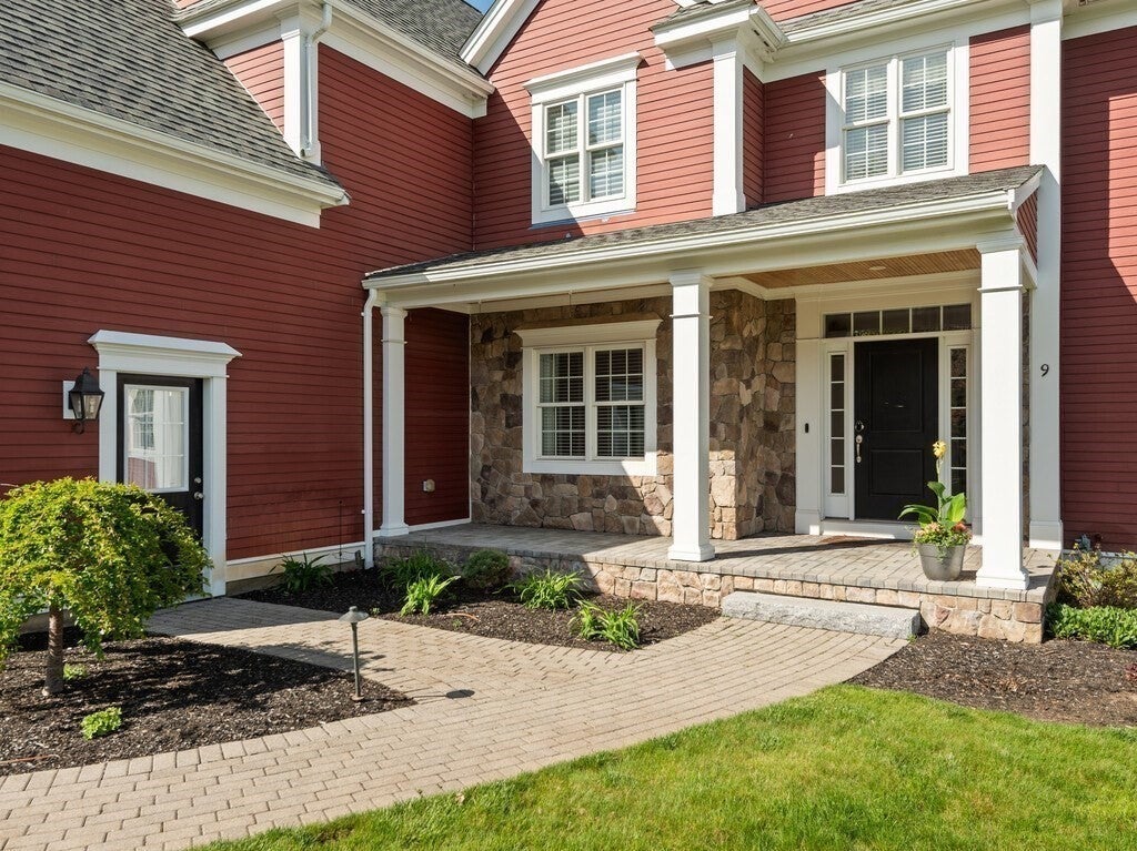 Shrewsbury, Massachusetts, 01545, United States, 4 Bedrooms Bedrooms, ,5 BathroomsBathrooms,Residential,Active,1810422