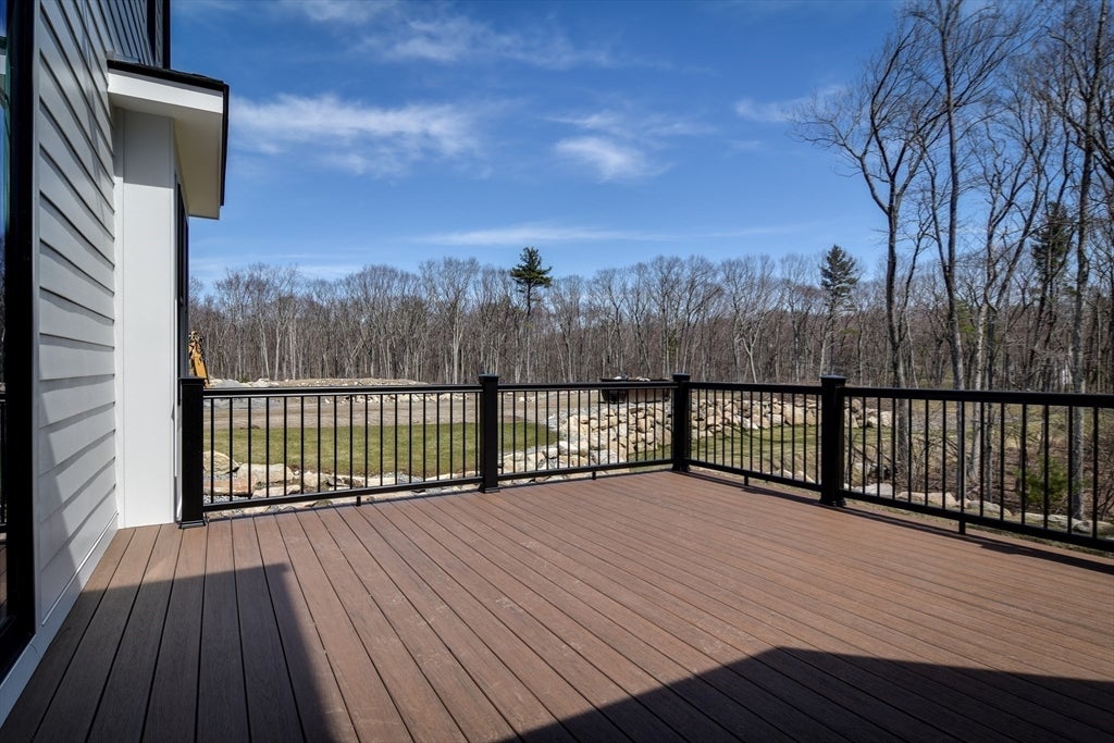 Hopkinton, Massachusetts, 01748, United States, 5 Bedrooms Bedrooms, ,6 BathroomsBathrooms,Residential,Active,1781577