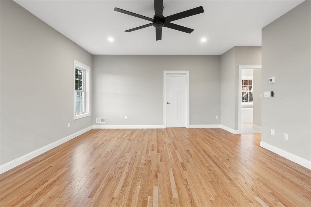 Andover, Massachusetts, 01810, United States, 4 Bedrooms Bedrooms, ,3 BathroomsBathrooms,Residential,Active,1990653