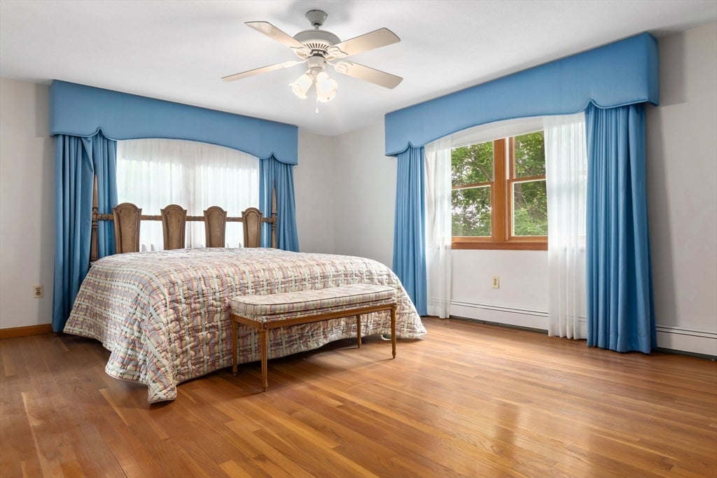 Gloucester, Massachusetts, 01930, United States, 3 Bedrooms Bedrooms, ,3 BathroomsBathrooms,Residential,Active,1849486