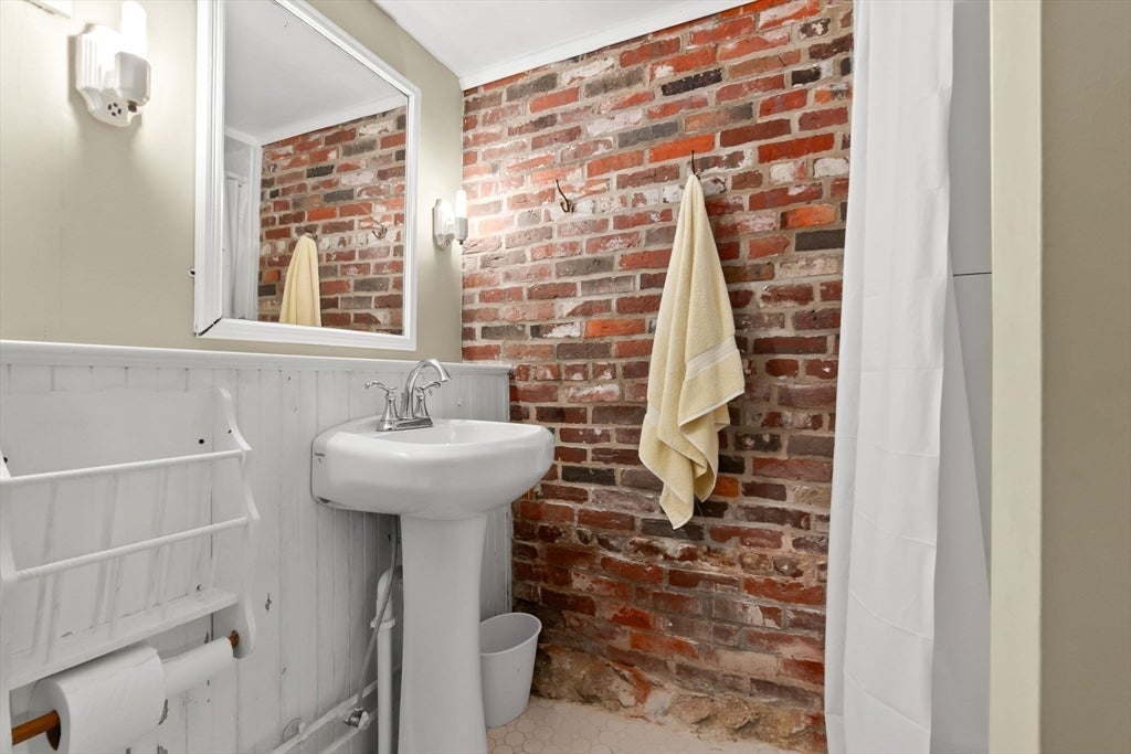 Amesbury, Massachusetts, 01913, United States, 3 Bedrooms Bedrooms, ,3 BathroomsBathrooms,Residential,Active,1929678