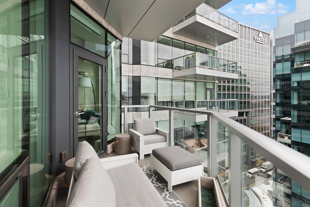 Boston, Massachusetts, 02210, United States, 2 Bedrooms Bedrooms, ,3 BathroomsBathrooms,Residential,Active,1993631