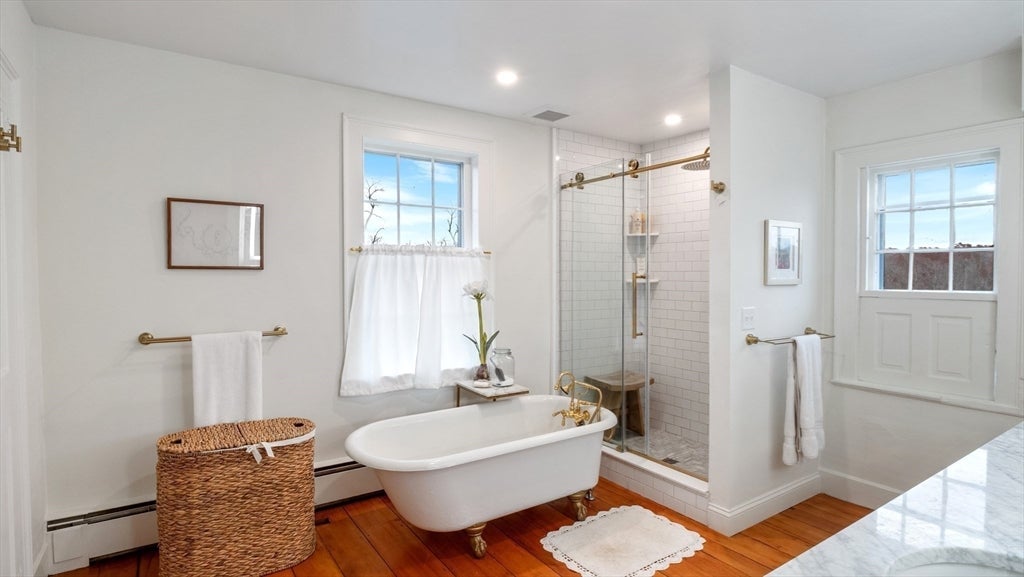 Newbury, Massachusetts, 01951, United States, 5 Bedrooms Bedrooms, ,5 BathroomsBathrooms,Residential,Active,2045691