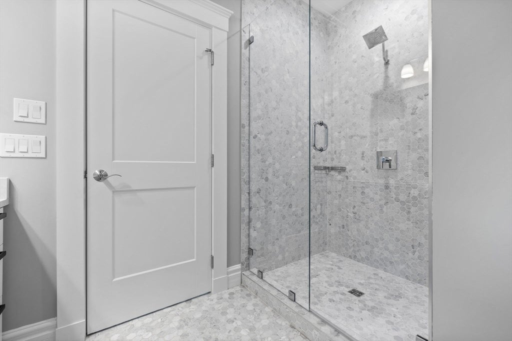 Newton, Massachusetts, 02460, United States, 5 Bedrooms Bedrooms, ,4 BathroomsBathrooms,Residential,Active,1934756