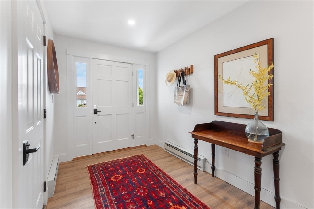 Gloucester, Massachusetts, 01930, United States, 2 Bedrooms Bedrooms, ,3 BathroomsBathrooms,Residential,Active,2043789