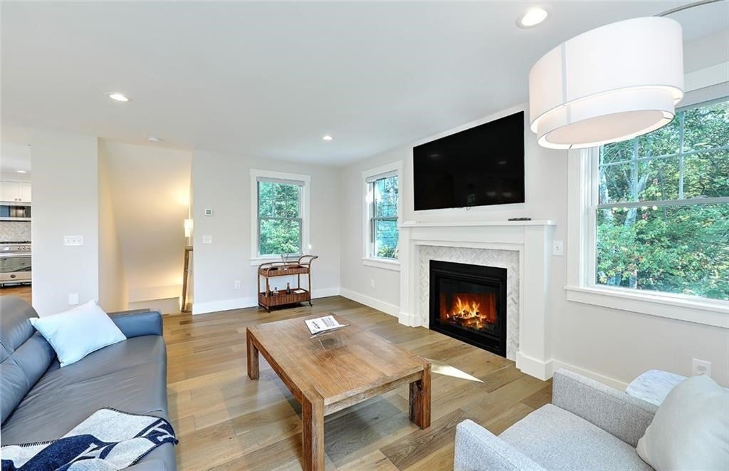 South Kingstown, Rhode Island, 02879, United States, 2 Bedrooms Bedrooms, ,3 BathroomsBathrooms,Residential,Active,2045783