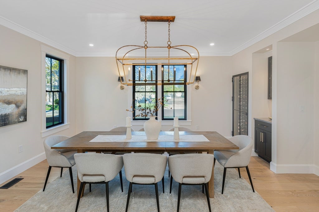Newburyport, Massachusetts, 01950, United States, 4 Bedrooms Bedrooms, ,6 BathroomsBathrooms,Residential,Active,2043835