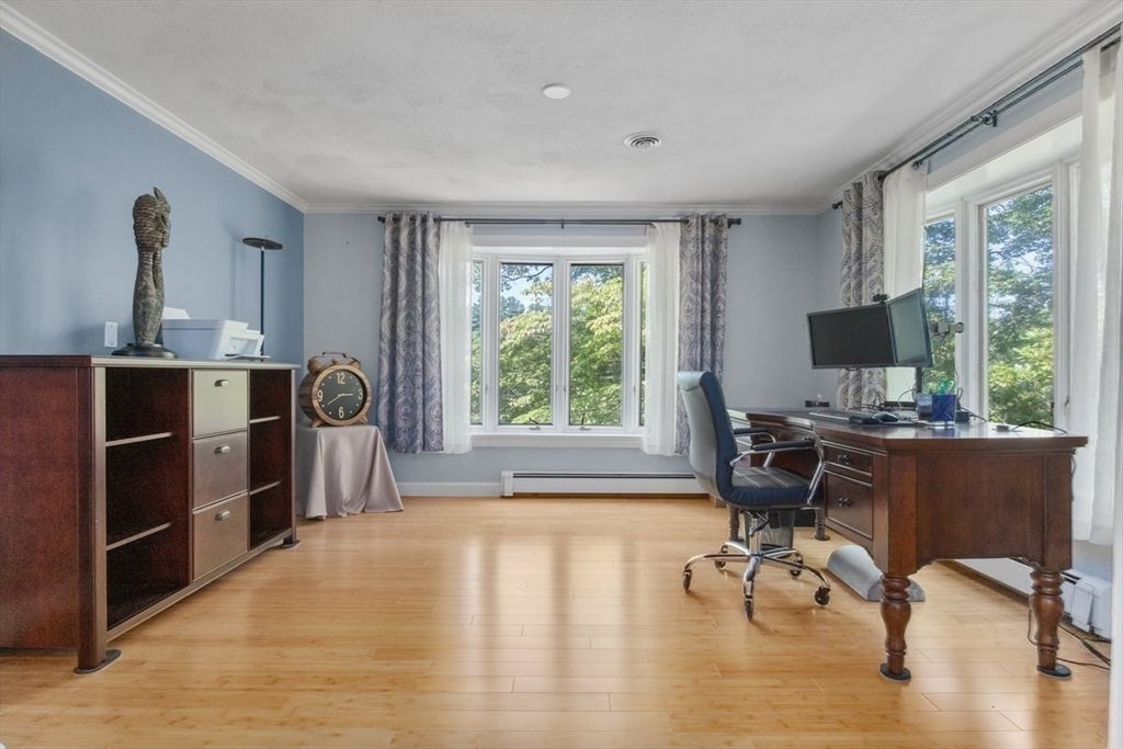 Foxboro, Massachusetts, 02035, United States, 5 Bedrooms Bedrooms, ,4 BathroomsBathrooms,Residential,Active,1904724